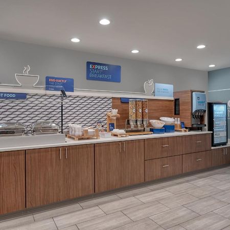 Holiday Inn Express & Suites Wadsworth By Ihg Exterior photo